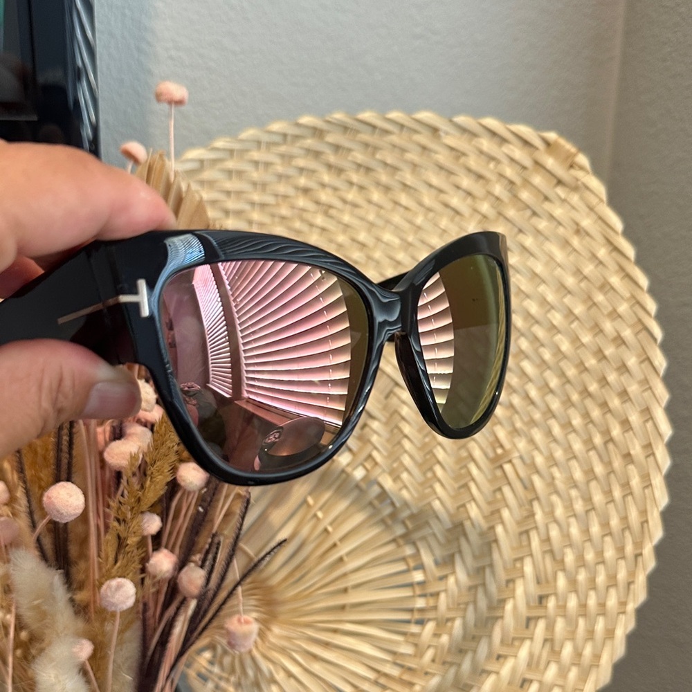 Tom Ford black “Anoushka” sunglasses
